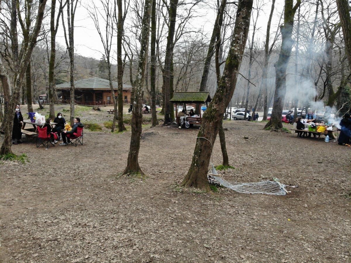Belgrad Ormanı’nda piknik yoğunluğu havadan görüntülendi