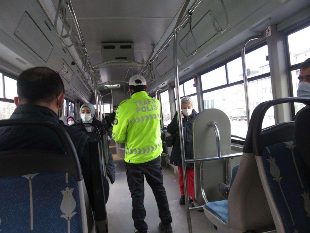Kısıtlamasız ilk hafta sonunda İstanbul’da yoğun trafik
