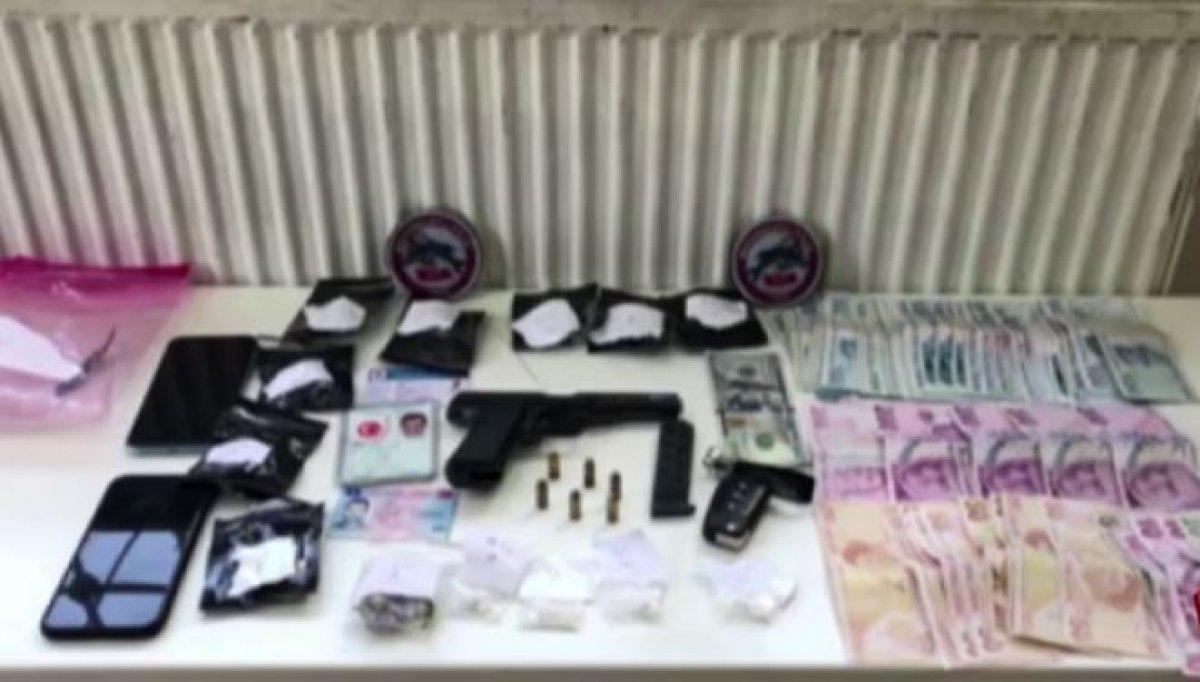 Bağcılar'da uyuşturucu madde bulunduran şüpheli yakalandı