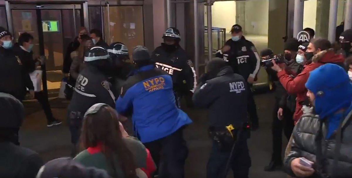 New York'ta Trump gösterisinde ortalık karıştı