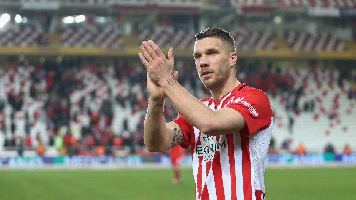 Podolski'den Fenerbahçe'ye oyun eleştirisi