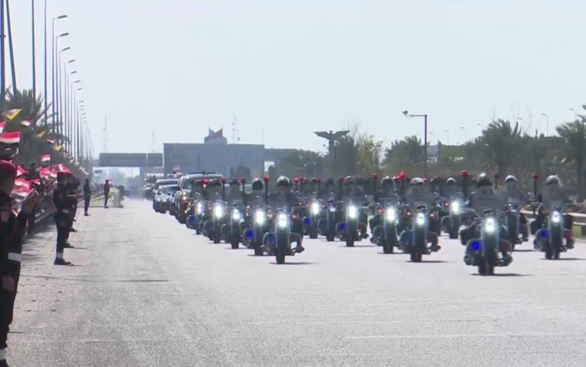 Papa Francis, Irak'ta zırhlı araca bindi