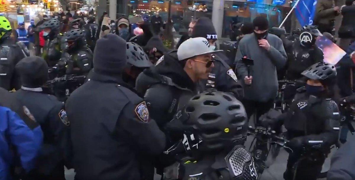 New York'ta Trump gösterisinde ortalık karıştı