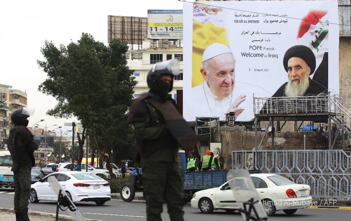 Papa Francis, Irak'ta zırhlı araca bindi