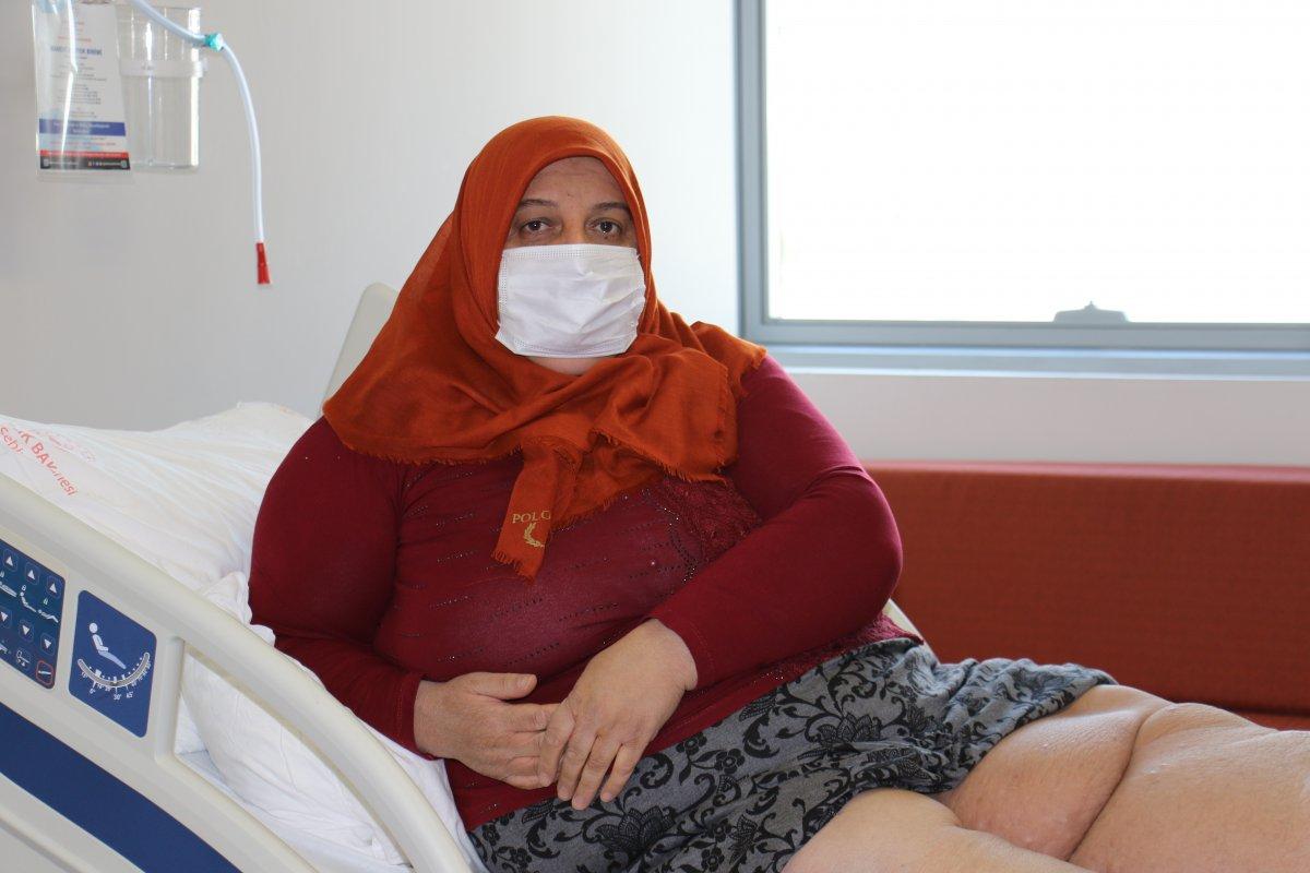 Bursa'daki fil hastası kadın, artık yürüyebiliyor