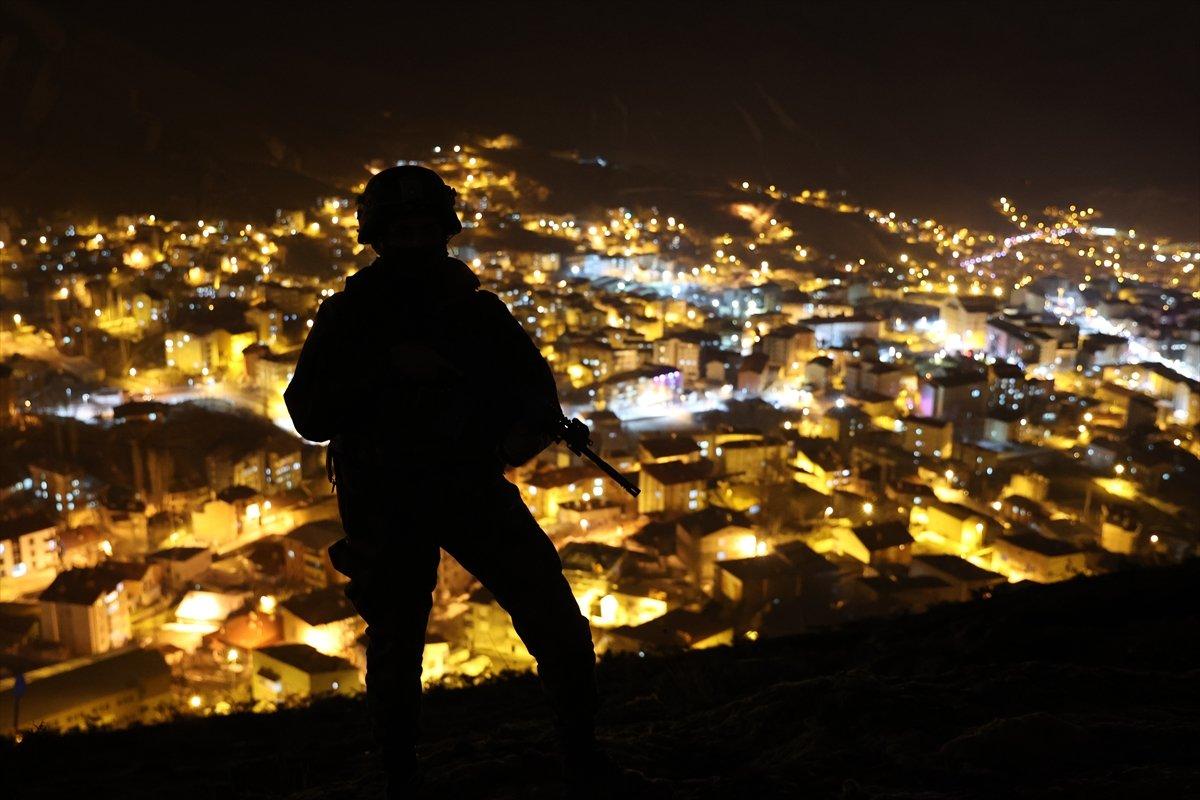Hakkari'de PKK'nın korkulu rüyası: Kadın özel harekatçılar