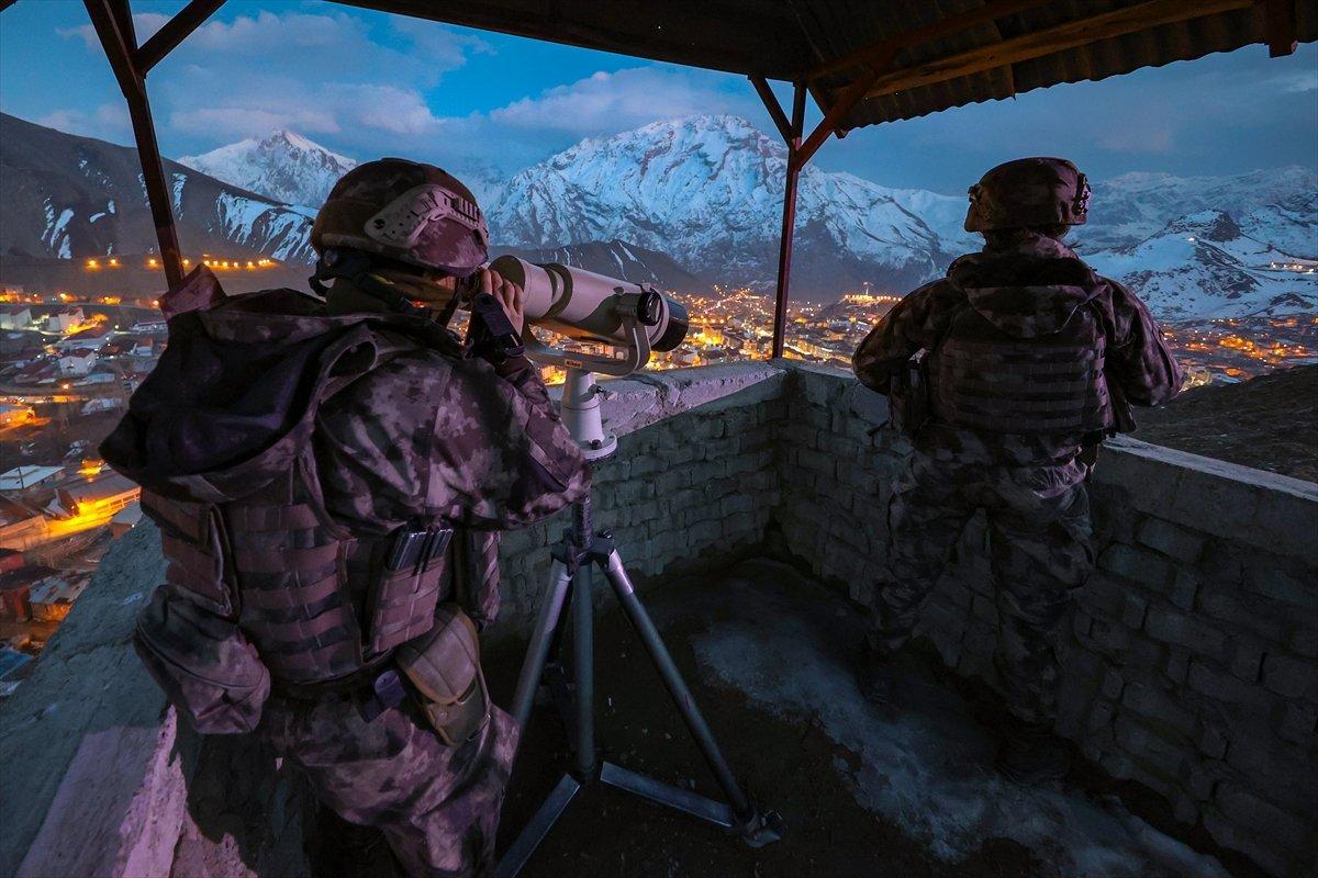 Hakkari'de PKK'nın korkulu rüyası: Kadın özel harekatçılar