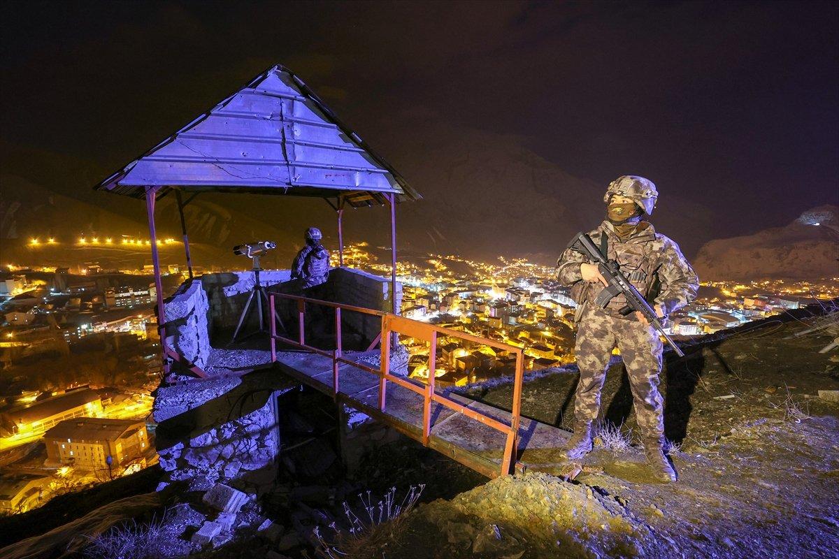 Hakkari'de PKK'nın korkulu rüyası: Kadın özel harekatçılar