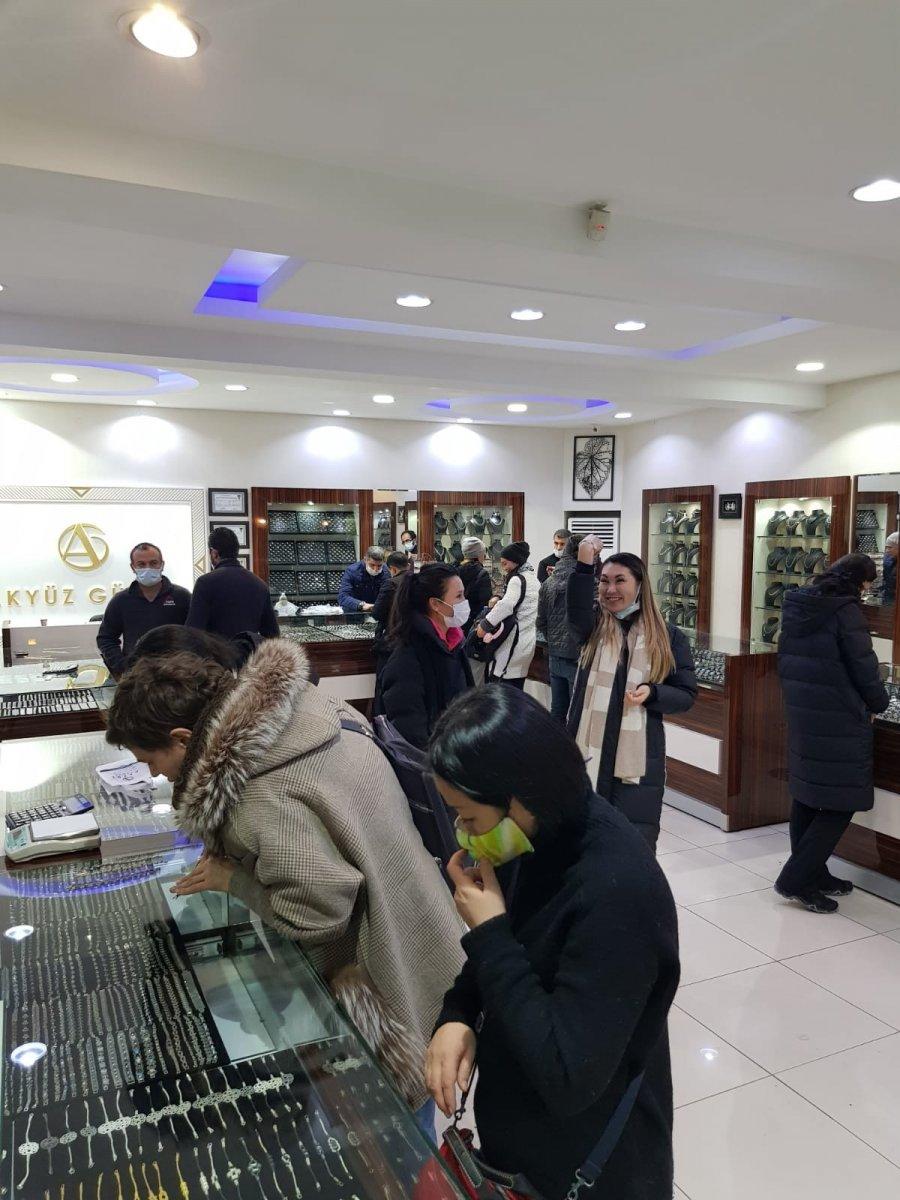 Mardin'de kısıtlama kalkınca gümüşçüler doldu