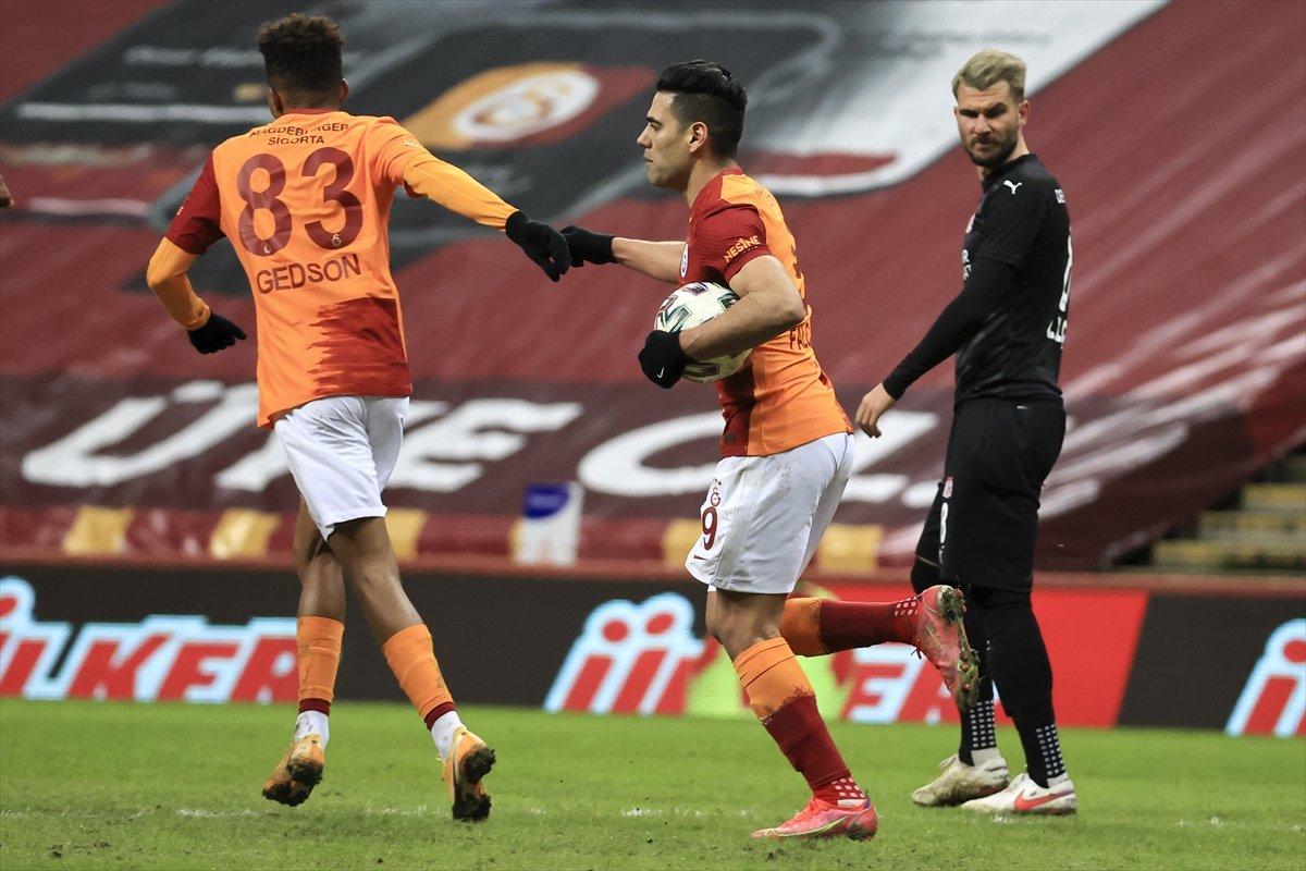 Galatasaray evinde Sivasspor'la berabere kaldı