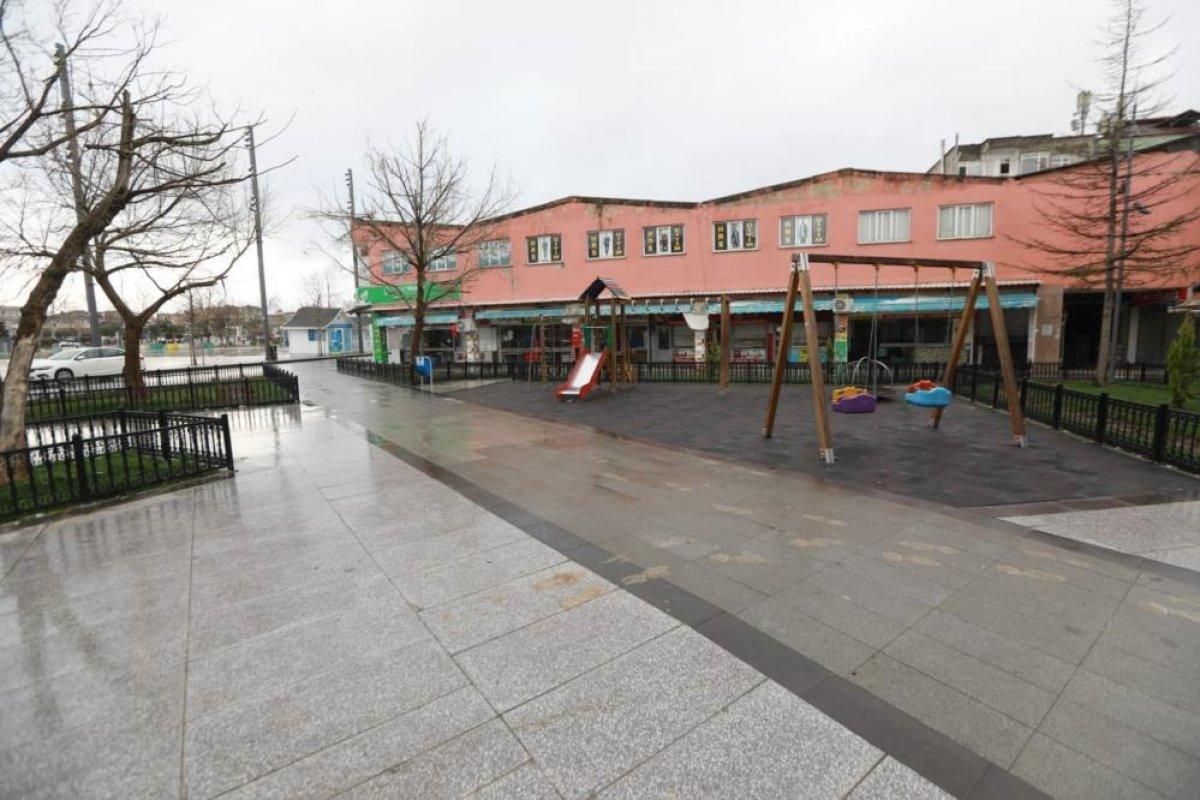 Sakarya'da meydanlardan banklar kaldırıldı