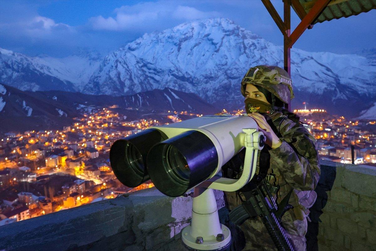 Hakkari'de PKK'nın korkulu rüyası: Kadın özel harekatçılar