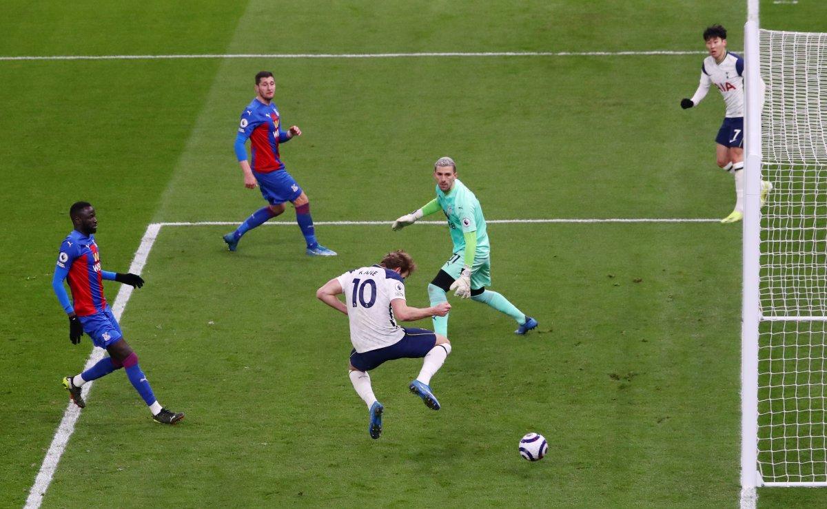 Tottenham, Crystal Palace'ı rahat geçti