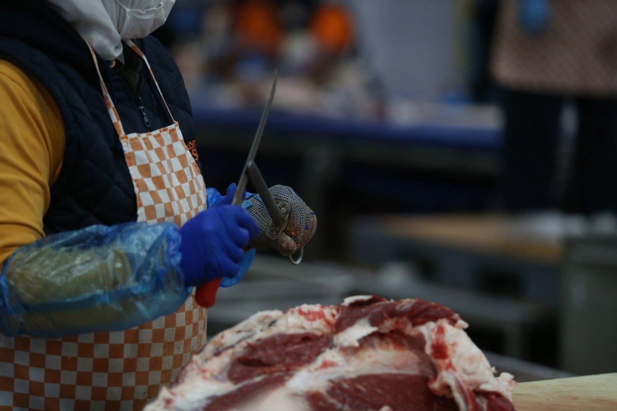 Kadın kasaplar görev başında