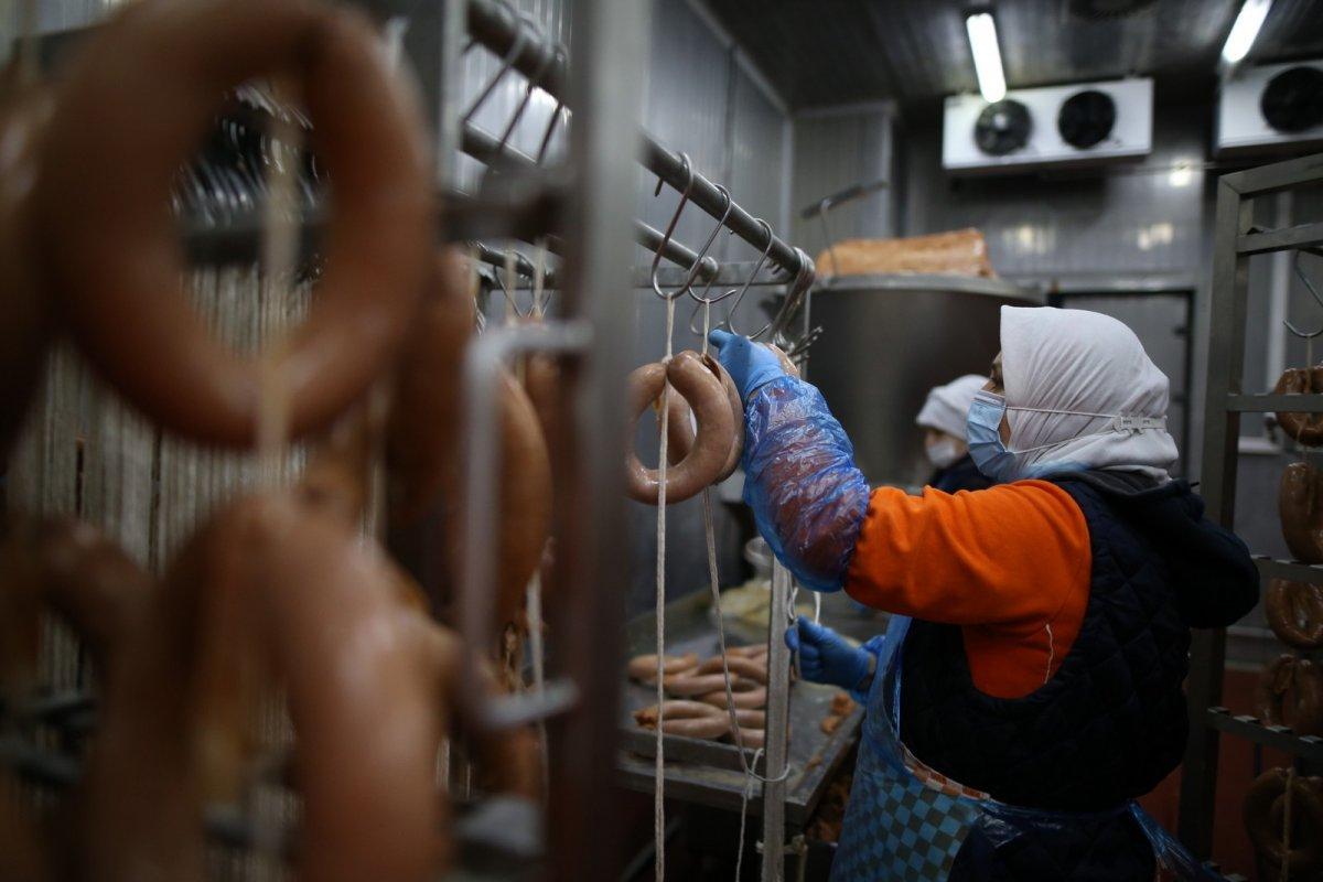 Kadın kasaplar görev başında