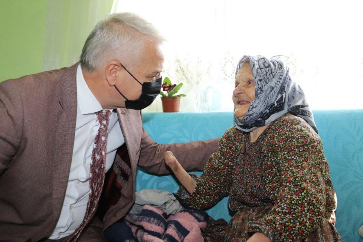 Manisalı Ayşe Nine, 72 yıl önce yaşadığı acı olayı unutamıyor