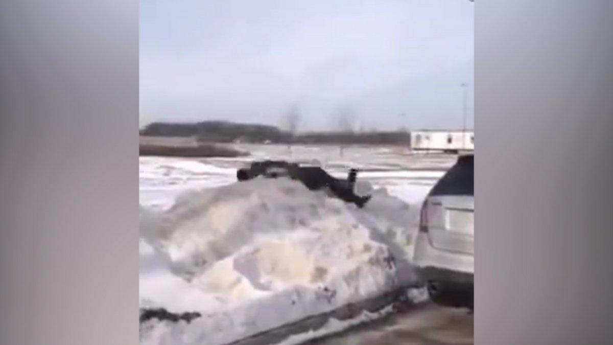 Rusya'da video çekmek isterken kara çakıldı