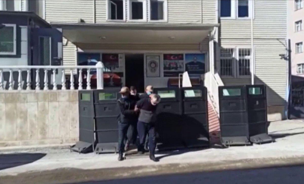 Yozgat'ta FETÖ firarisi evdeki gizli bölmede yakalandı