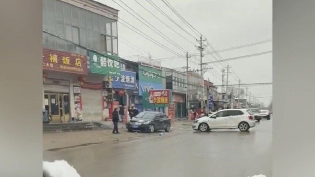 Çin’de kayınpederinin aracına defalarca çarptı