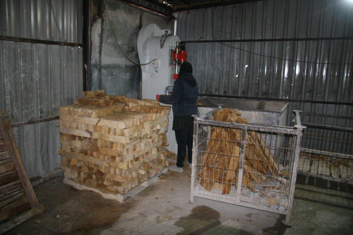 Kadın mermer ustaları