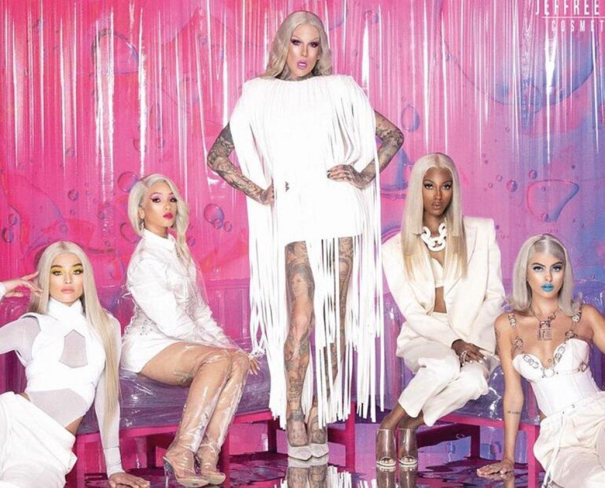 Kanye West'in sevgilisi Hakan Akkaya elbisesi giydi