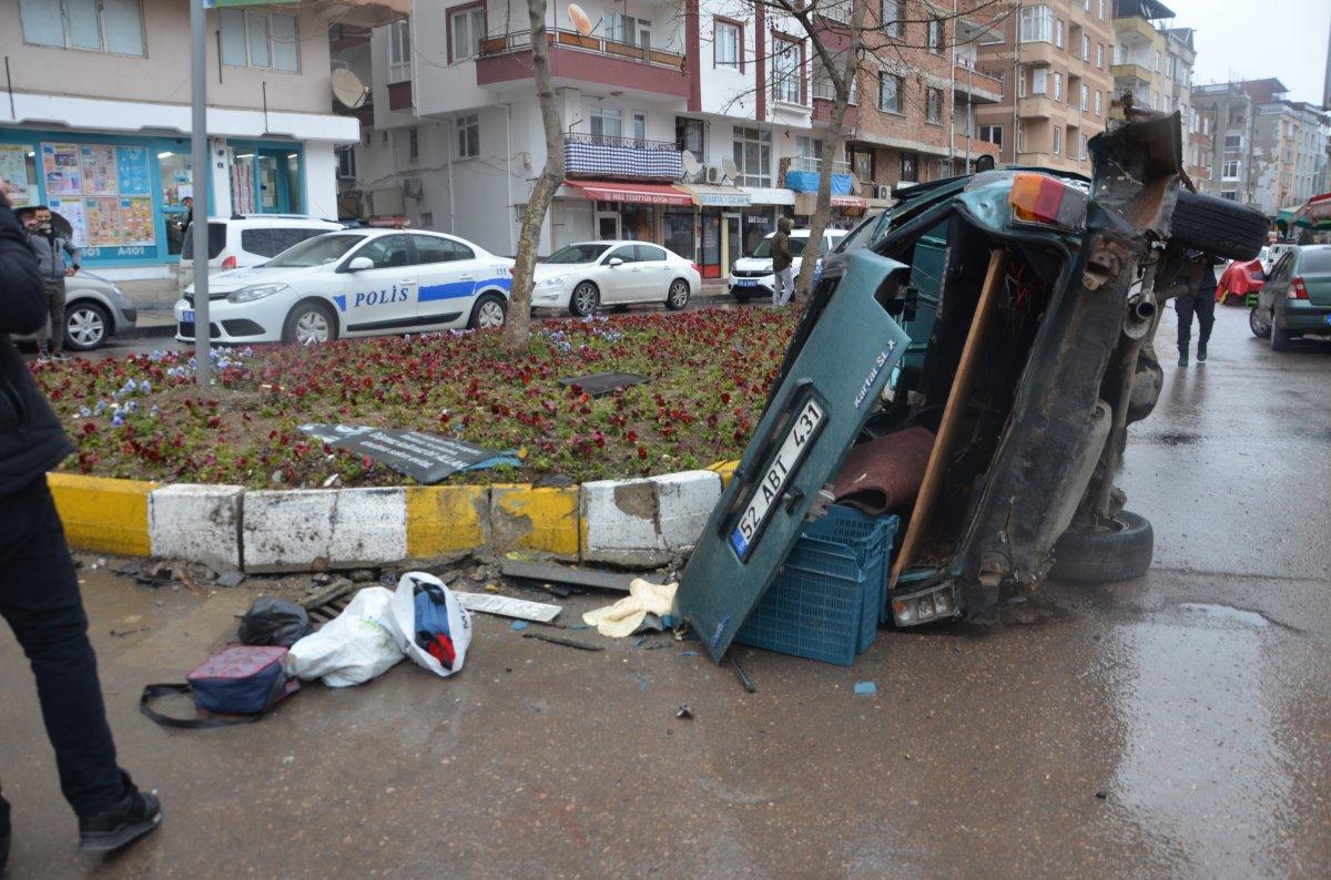 Ordu'da kaza yapan sürücü olay yerinden kaçtı