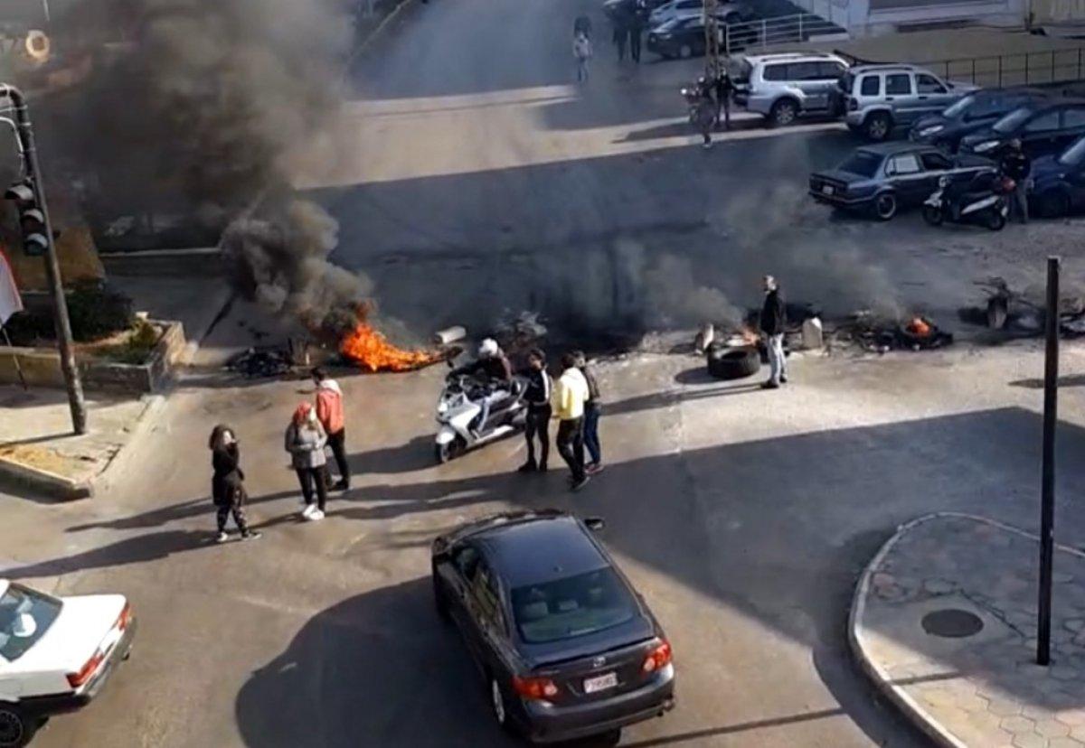 Lübnan'da ekonomik kriz, protestocuları yine sokaklara döktü