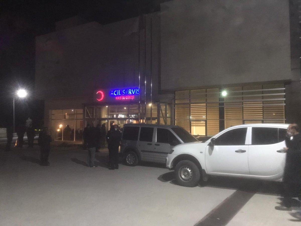 Diyarbakır'da yolda yürürken aracın çarptığı iki kardeş öldü