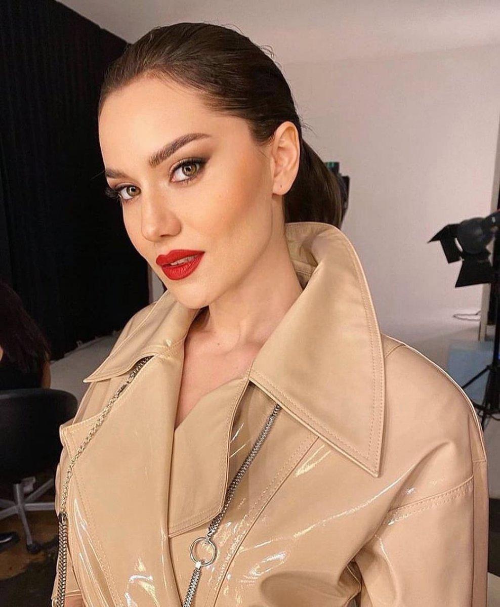 Fahriye Evcen'den Kadınlar Günü'ne özel pozlar
