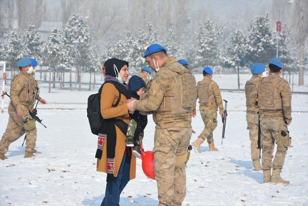 Komandolar, dualarla Ağrı'dan Afrin'e uğurlandı