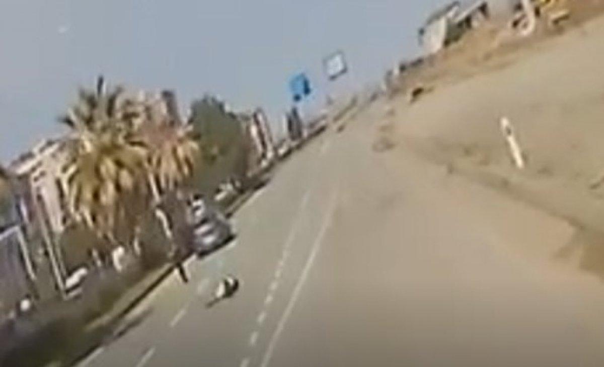 Rize’de karşıya geçen vatandaşa araba çarptı