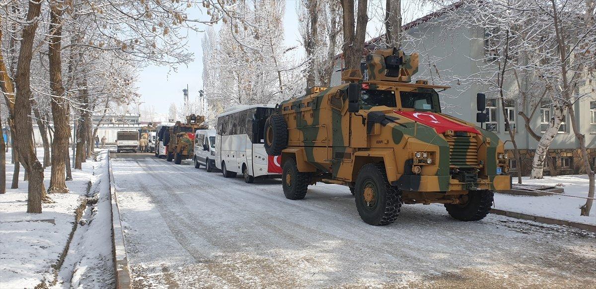 Komandolar, dualarla Ağrı'dan Afrin'e uğurlandı