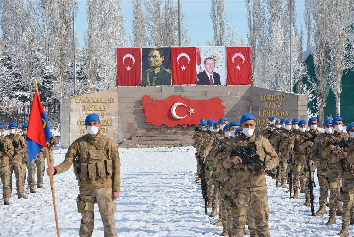 Komandolar, dualarla Ağrı'dan Afrin'e uğurlandı