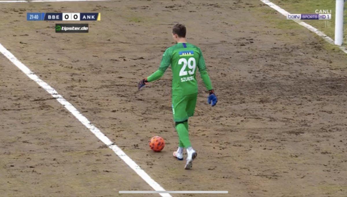 Türk futbolunun zemin sorunu