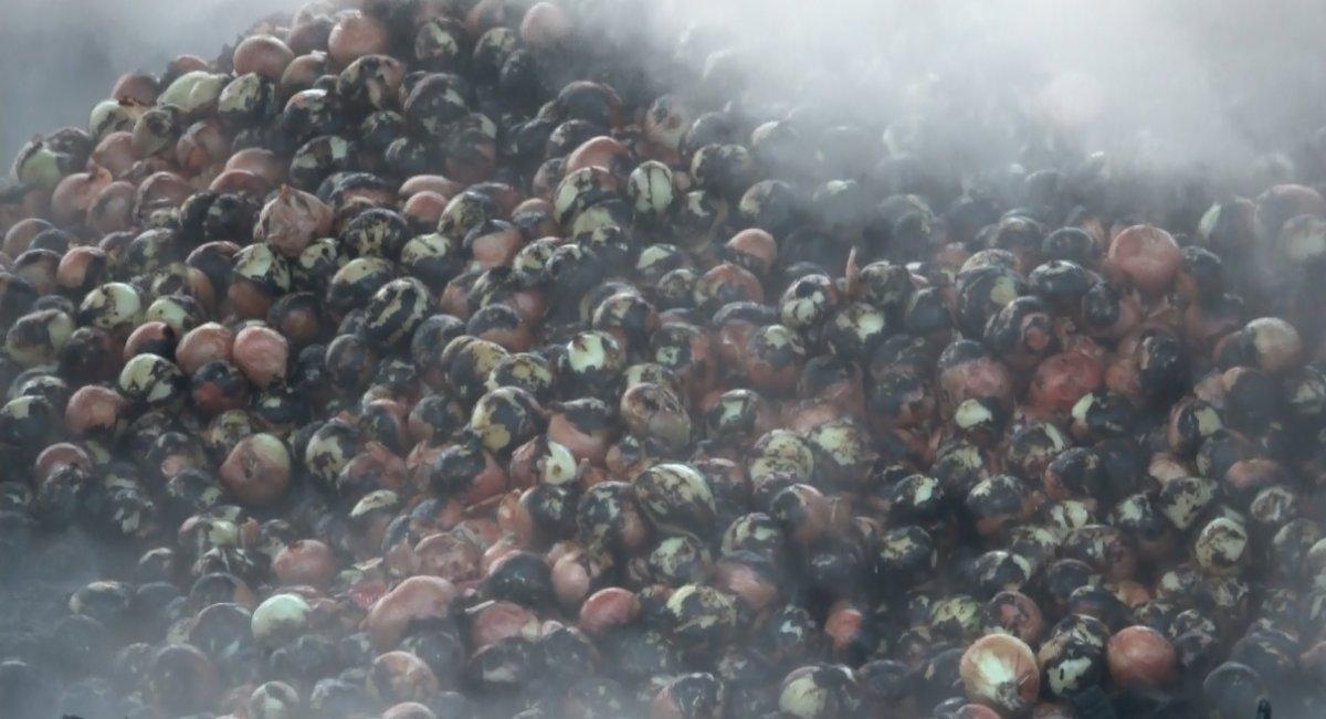 Düzce’de sebze halinde yangın: 1 ton soğan yandı