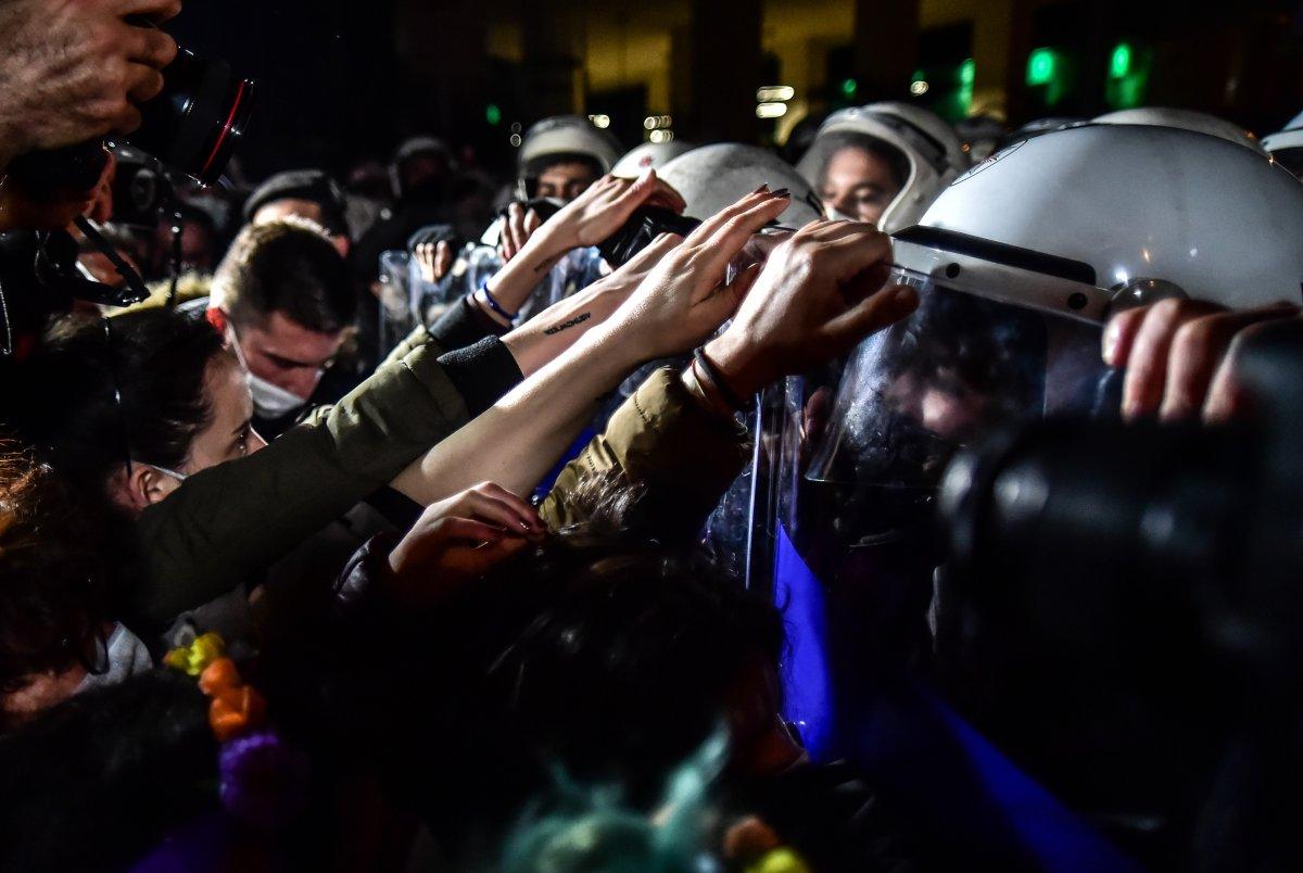 İstiklal Caddesi'nde izinsiz yürüyüş