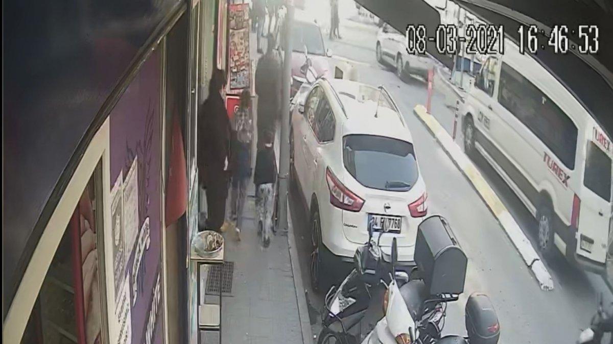 İstanbul'da küçük çocuk, annesinin gözü önünde trafik kazası geçirdi