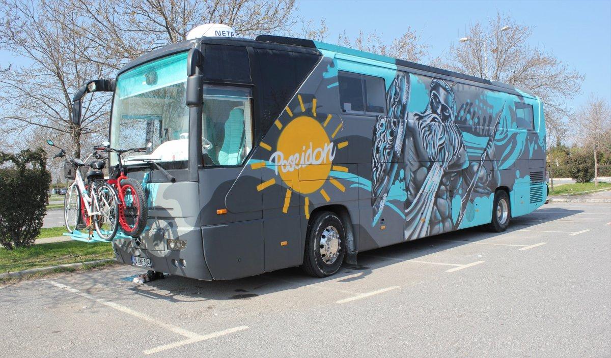 İzmir'de bir kadın, otobüs karavan tasarladı