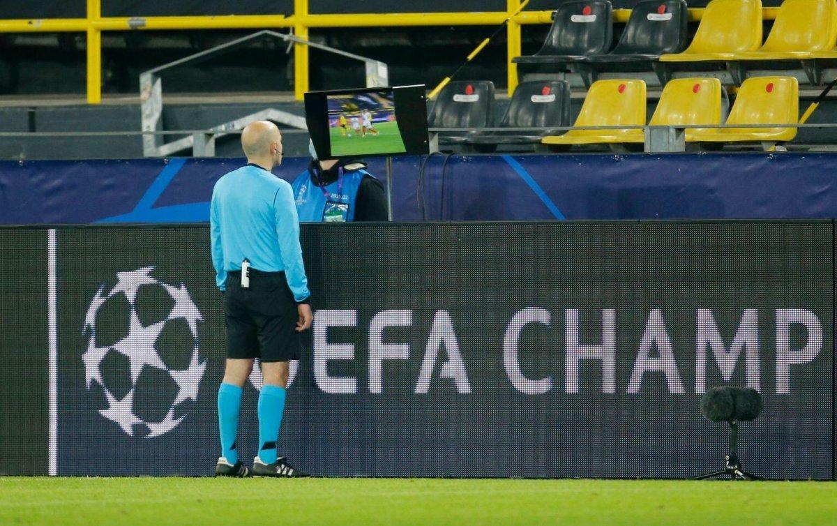 Şampiyonlar Ligi'nde Cüneyt Çakır'ın yönetimi beğenildi