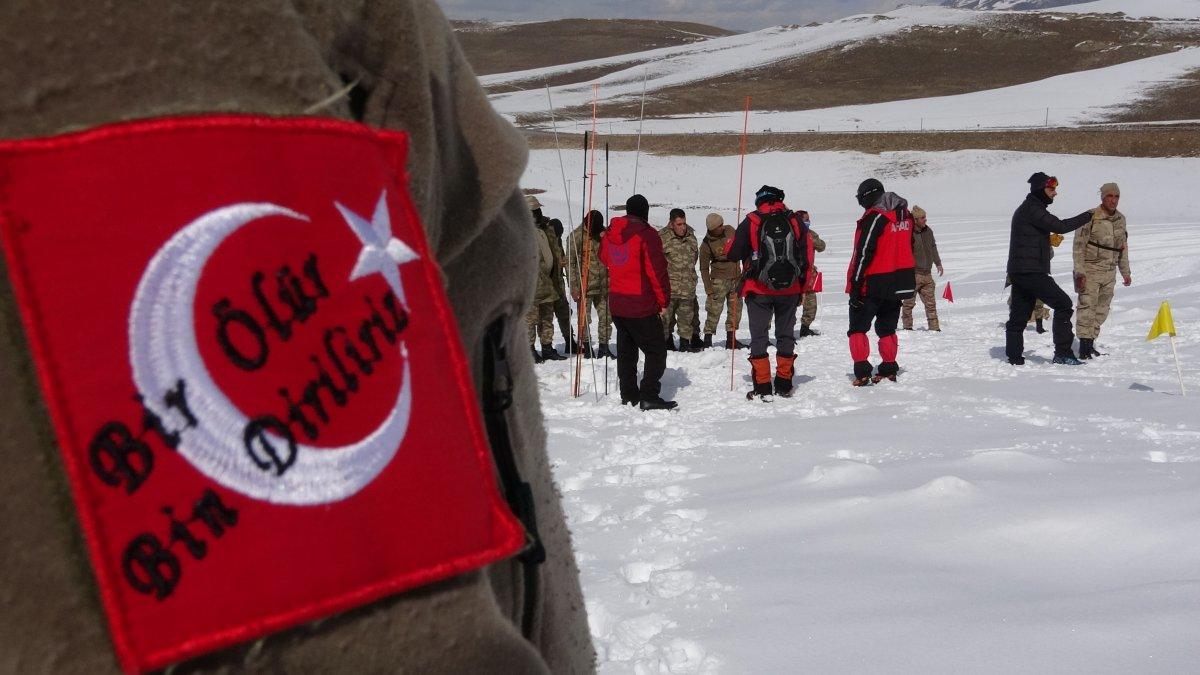 Van’da çığ bölgesindeki koruculara eğitim verildi