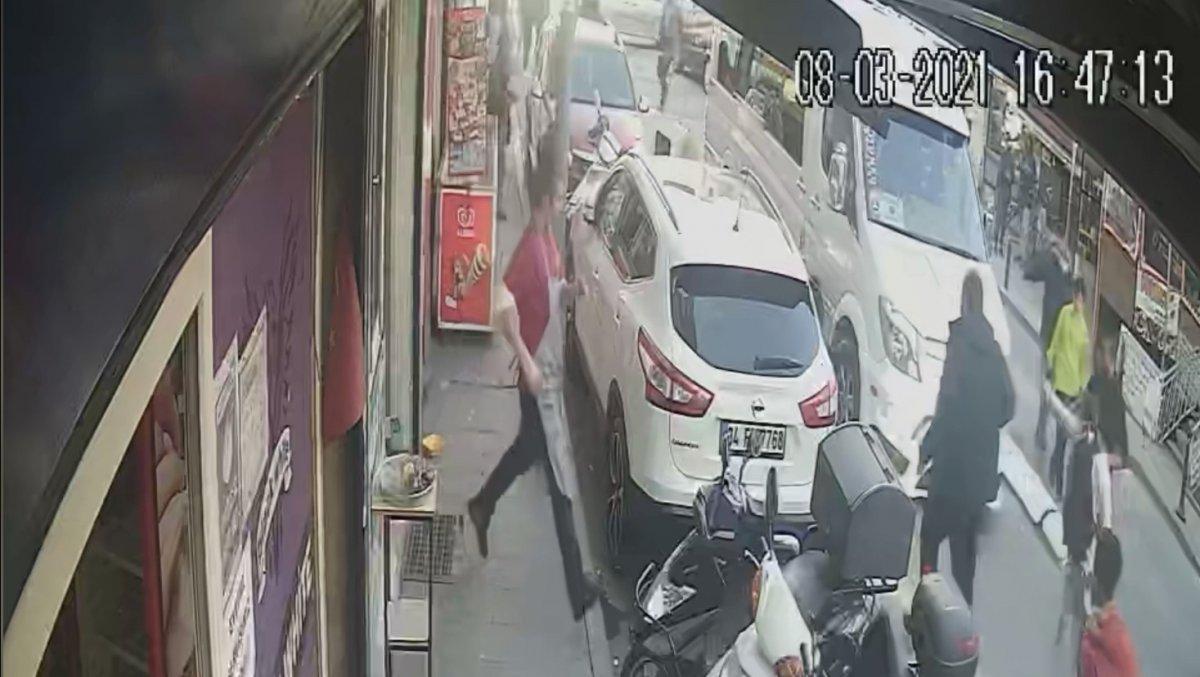 İstanbul'da küçük çocuk, annesinin gözü önünde trafik kazası geçirdi