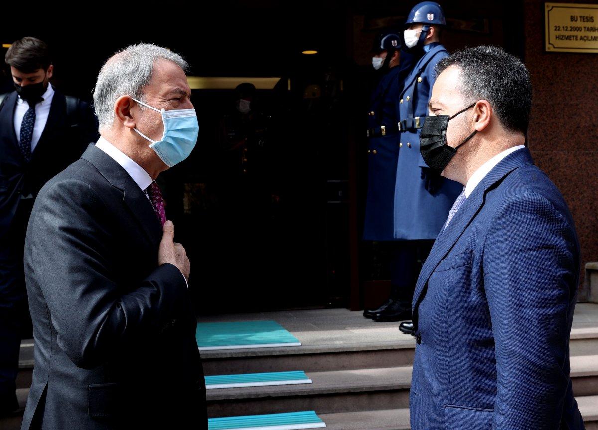 Milli Savunma Bakanı Akar, Arnavut mevkidaşı Peleshi ile görüştü