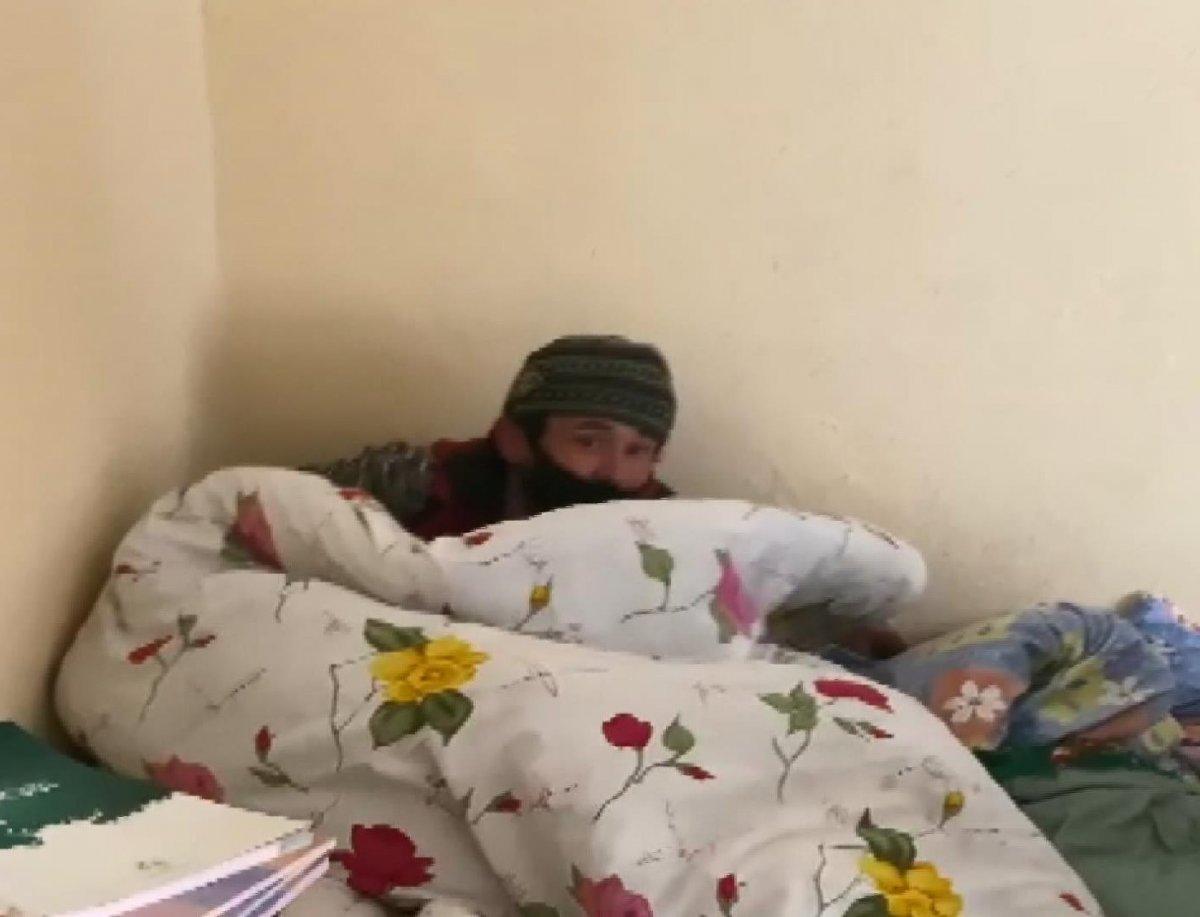 Esenyurt'ta hırsız battaniyenin altında yakalandı