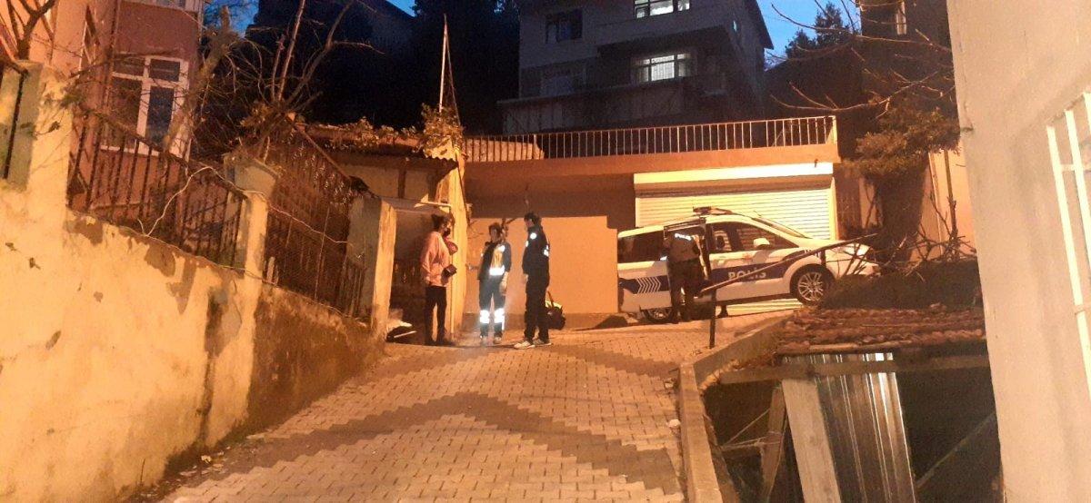 Üsküdar’da dini nikahlı eşini darbettikten sonra rehin aldı