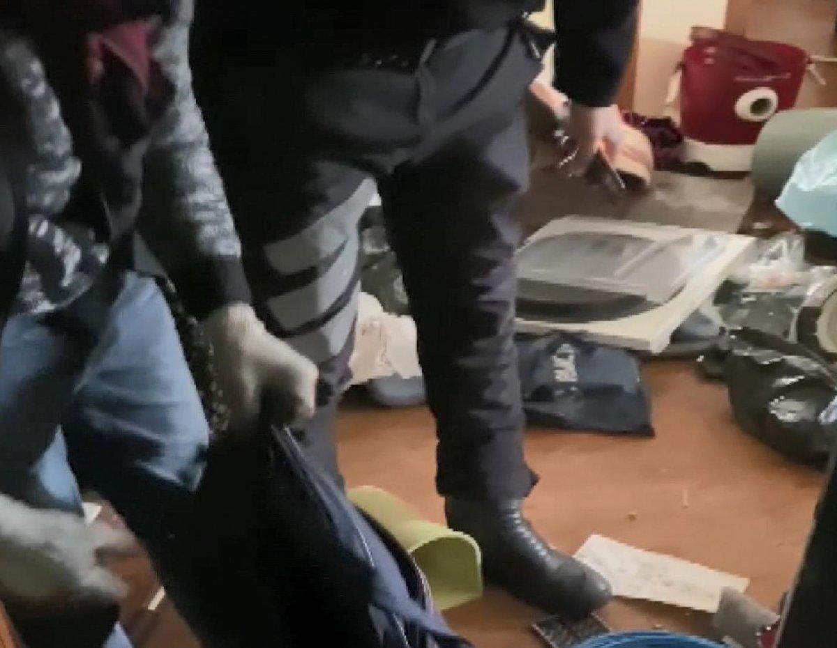 Esenyurt'ta hırsız battaniyenin altında yakalandı