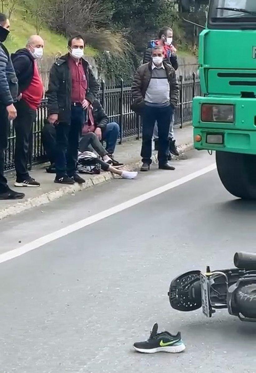 Zonguldak’ta kamyonet ile motosiklet çarpıştı