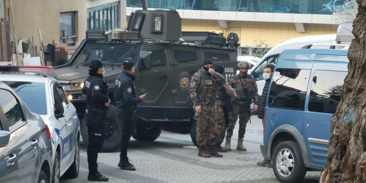 Üsküdar’da dini nikahlı eşini darbettikten sonra rehin aldı