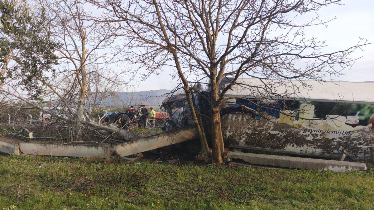 Bursa’da kamyon alev alev yandı, sürücü son anda kurtarıldı