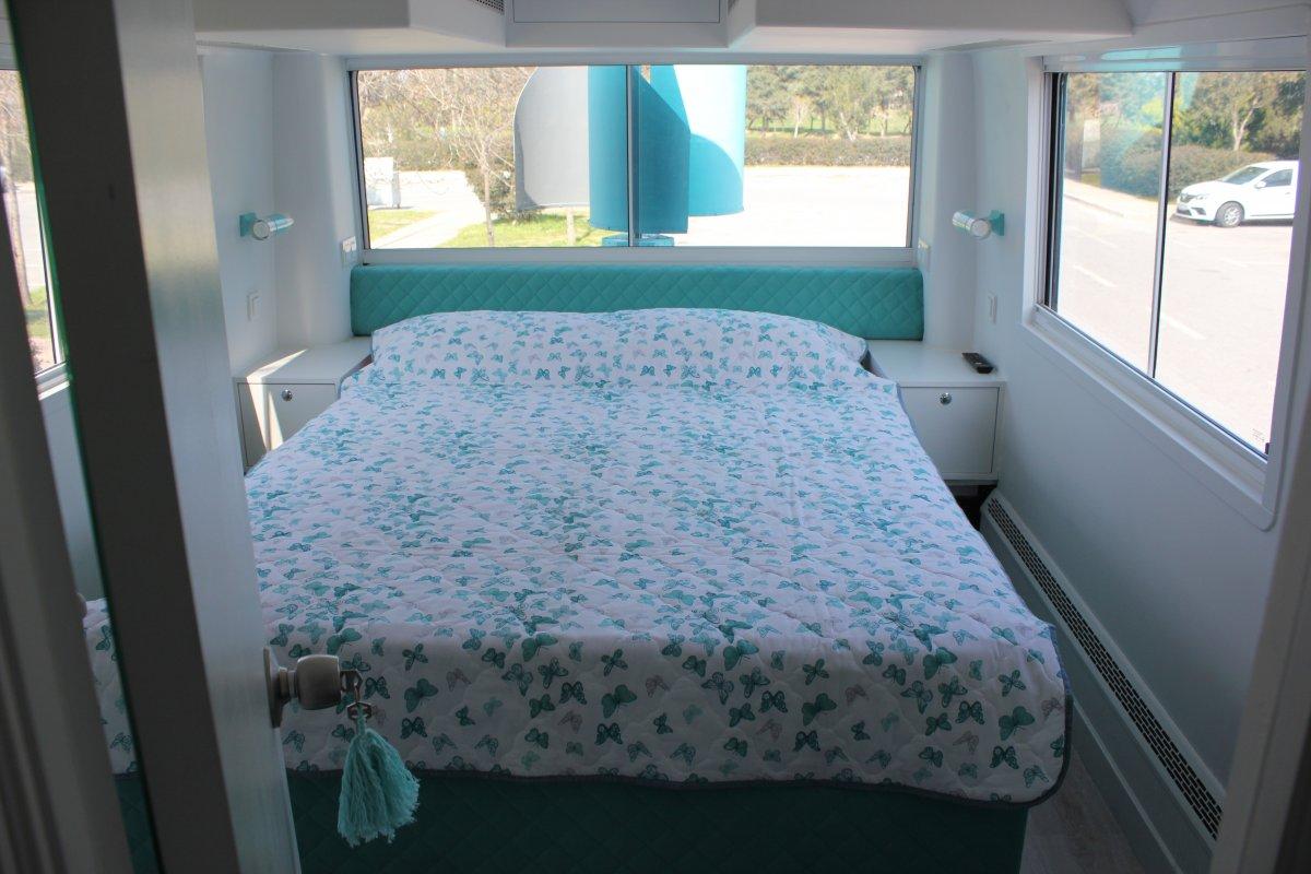 İzmir'de bir kadın, otobüs karavan tasarladı