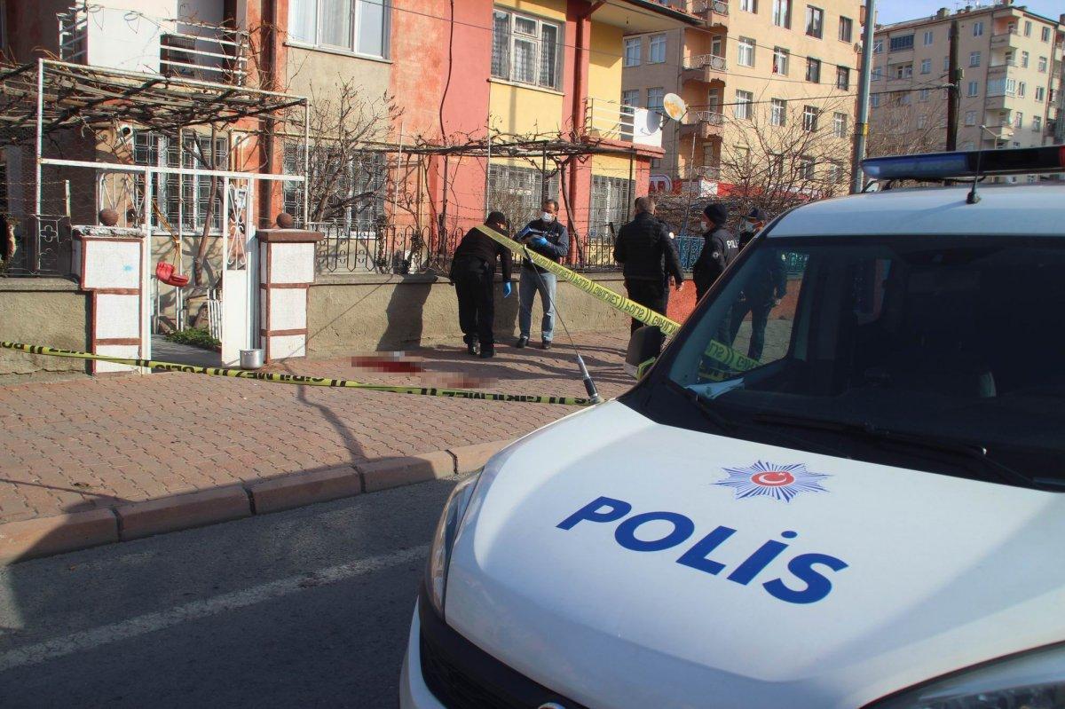 Kayseri'de tartıştığı komşusunu vurup, teslim oldu